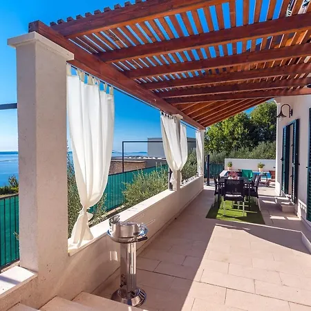 Villa Seaview Lemaro, A 2 Bedroom With 28 Sqm Private Pool In Krilo Jesenice *