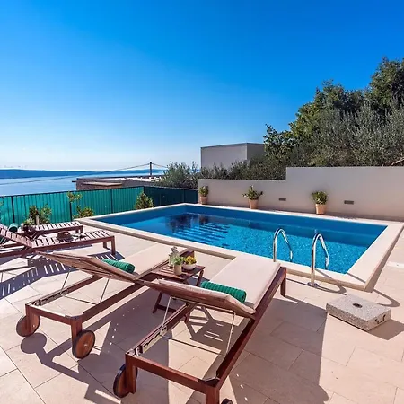 Seaview Lemaro, A 2 Bedroom With 28 Sqm Private Pool In Krilo Jesenice * Jesenice (Split-Dalmatia)