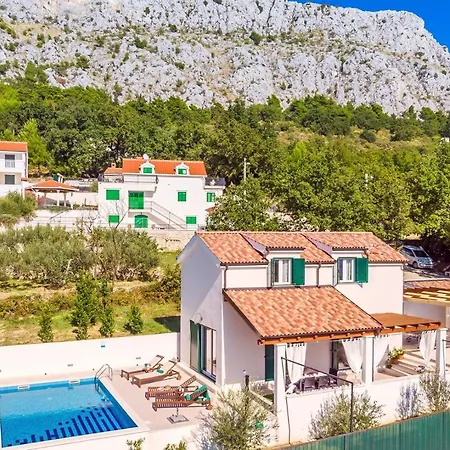 Villa Seaview Lemaro, A 2 Bedroom With 28 Sqm Private Pool In Krilo Jesenice