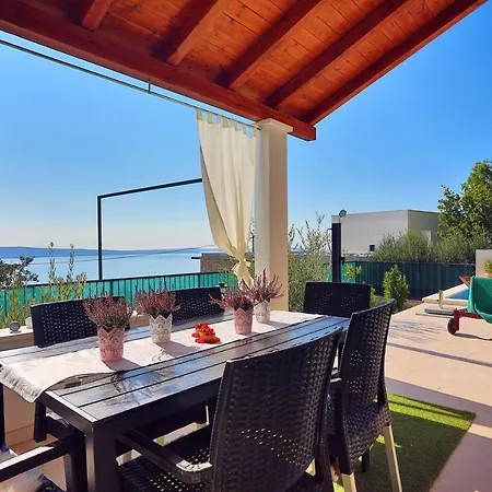 Seaview Lemaro, A 2 Bedroom With 28 Sqm Private Pool In Krilo Jesenice Villa *