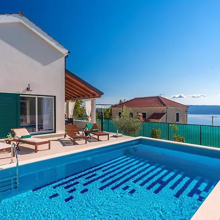 Seaview Lemaro, A 2 Bedroom With 28 Sqm Private Pool In Krilo Jesenice * Jesenice (Split-Dalmatia)
