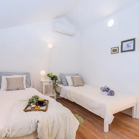 Seaview Lemaro, A 2 Bedroom With 28 Sqm Private Pool In Krilo Jesenice Villa Jesenice (Split-Dalmatia)