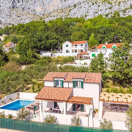 Villa Seaview Lemaro, A 2 Bedroom With 28 Sqm Private Pool In Krilo *