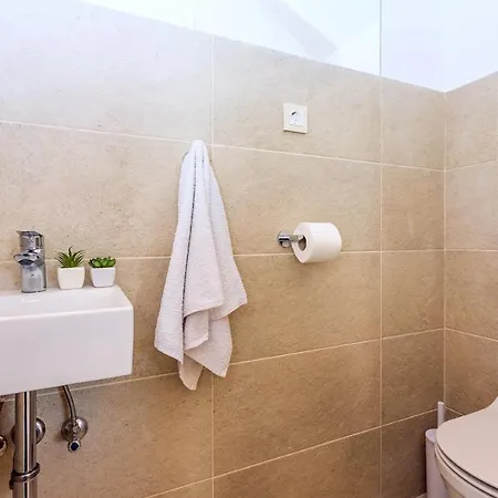 Villa Seaview Lemaro, A 2 Bedroom With 28 Sqm Private Pool In Krilo Jesenice *