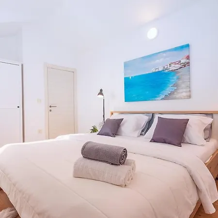 Seaview Lemaro, A 2 Bedroom With 28 Sqm Private Pool In Krilo Jesenice Jesenice (Split-Dalmatia)