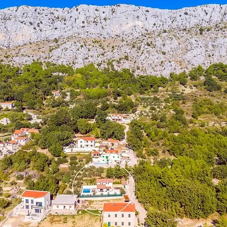 Seaview Lemaro, A 2 Bedroom With 28 Sqm Private Pool In Krilo Jesenice Jesenice (Split-Dalmatia)
